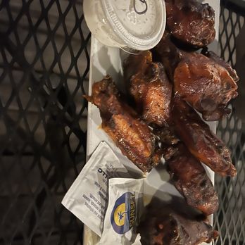 Oak & Apple - Smoked chicken wings - Cideries Near Me - Richmond, Virginia Oak & Apple - Smoked chicken wings - Cideries Near Me - Richmond, Virginia