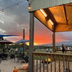 Blue Mountain Barrel House & Smokin' Barrel Restaurant - Not many nice brewery spots