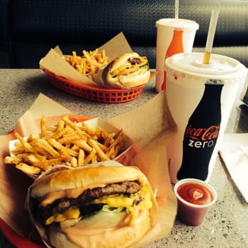 Burger Broiler - Delicious burgers - Burgers Near Me - Tacoma, Washington