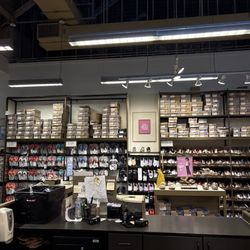Clarks Bostonian Outlet - Sample of the sale