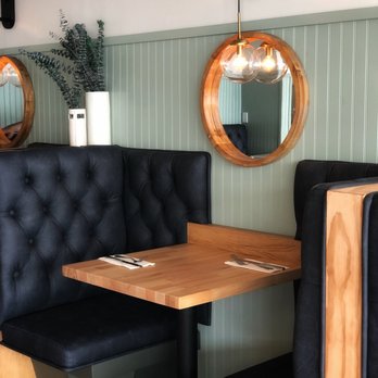 Vintage Wine + Eats - Cozy booth for two! - Wine Bars Near Me - Los Angeles, California Vintage Wine + Eats - Cozy booth for two! - Wine Bars Near Me - Los Angeles, California