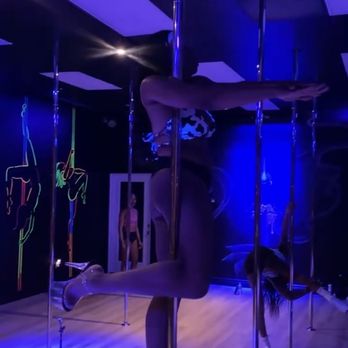 Secret Pole Dance Studio - Tuesday Night's Tricks Class with Kash ! - Pole Dancing Classes Near Me - Fontana, California Secret Pole Dance Studio - Tuesday Night's Tricks Class with Kash ! - Pole Dancing Classes Near Me - Fontana, California