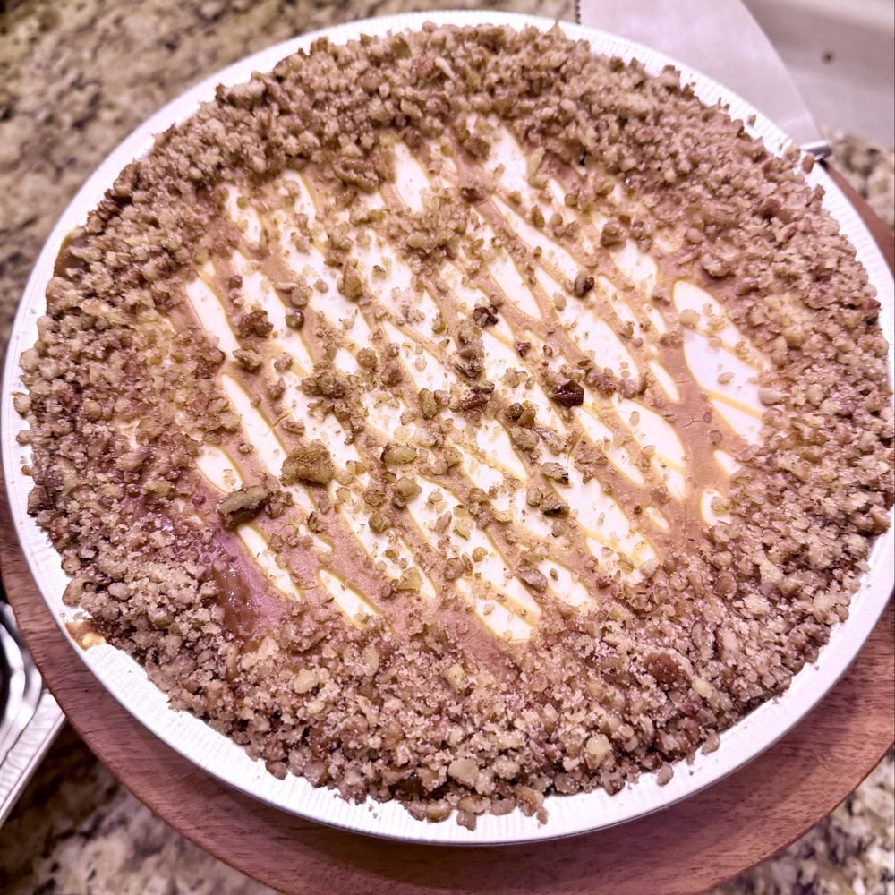 Harriet's Cheesecakes Unlimited - Praline - Bakeries Near Me - Inglewood, California