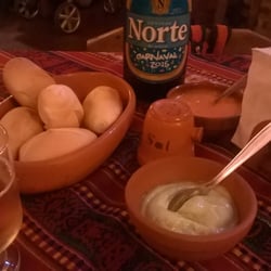 Viracocha - Panera, mayonesa de apio y salsa picante.