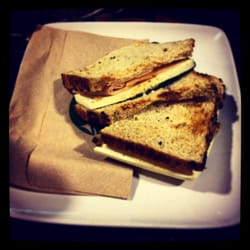 Starbucks - Sandwich con mucha espinaca. Meh.