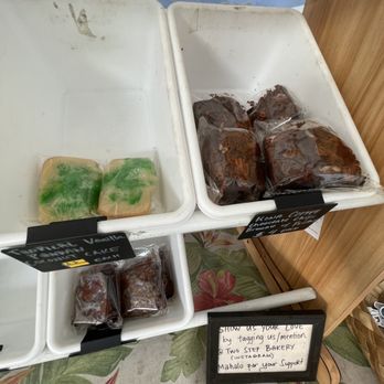 Two Step Bakery - Still some good options left near end of the day - Bakeries Near Me - Captain Cook, Hawaii