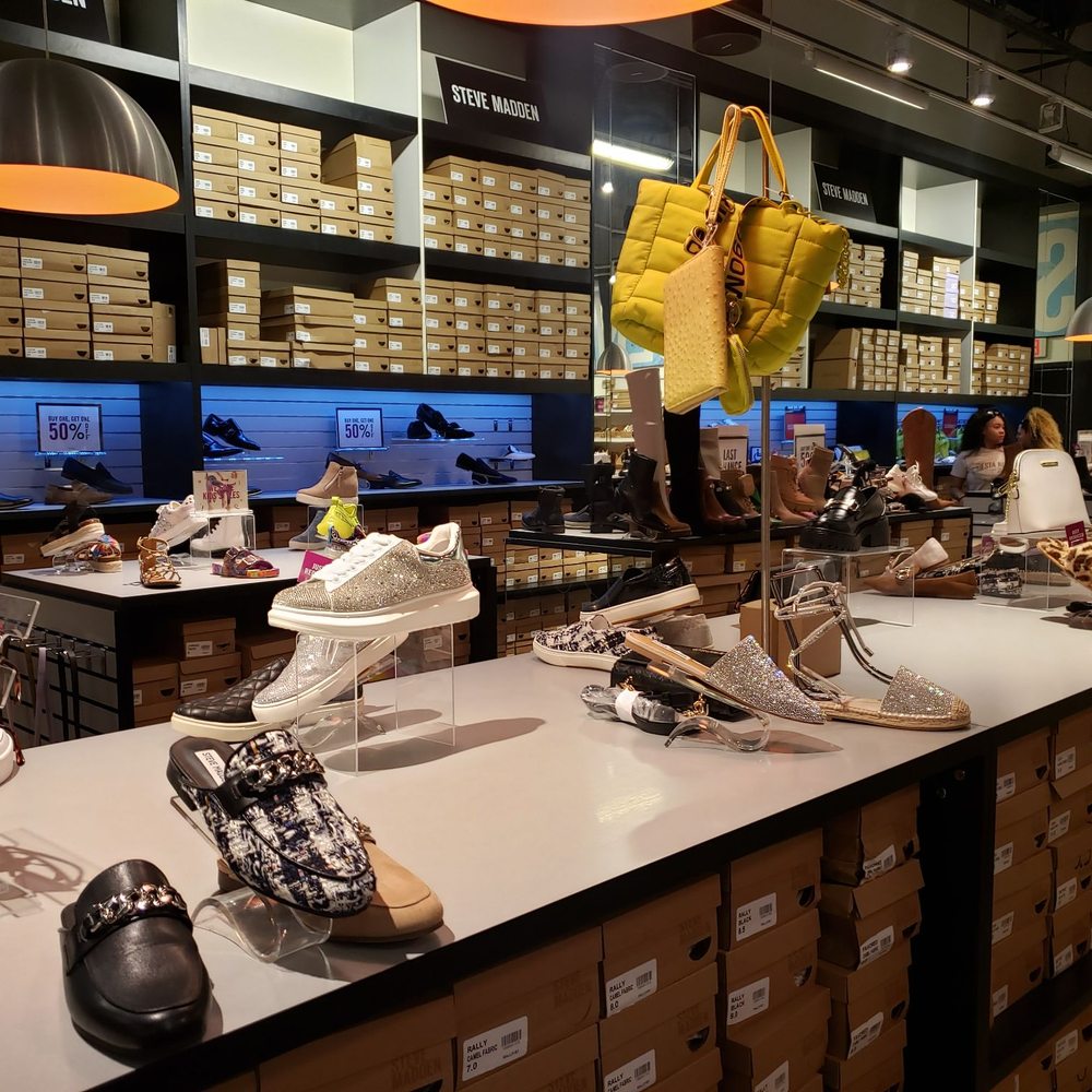 Steve Madden - Shoe Stores Near Me - Glendale, Arizona