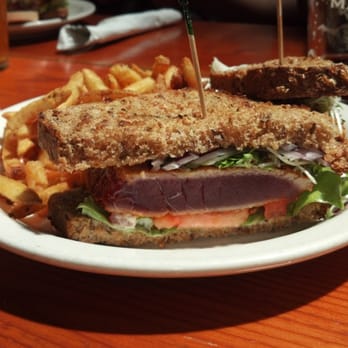 Maui Brewing - Fresh sear Ahi sandwich - Brewpubs Near Me - Lahaina, Hawaii