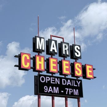 Mars Cheese Castle - Bakeries Near Me - Kenosha, Wisconsin