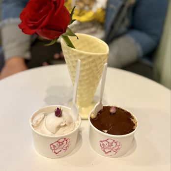 Kinrose Creamery - Sesame Halva and Pistachio Konafa with Chocolate Shell - Ice Cream & Frozen Yogurt Near Me - Pasadena, California Kinrose Creamery - Sesame Halva and Pistachio Konafa with Chocolate Shell - Ice Cream & Frozen Yogurt Near Me - Pasadena, California