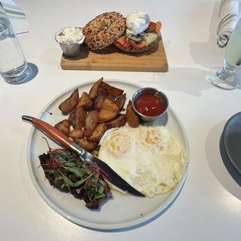 The Surfing Fox - New American Near Me - Santa Monica, California