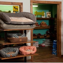 Stately Pet Supply