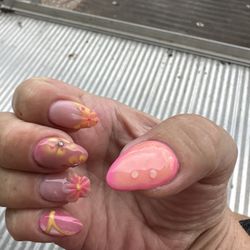Diamond Nail Bar - Summer nail design with a 3-D flair.