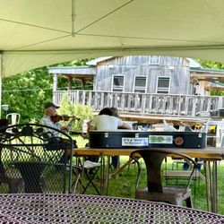 Turtleback Ridge Brewery - Music outside