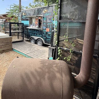 Louie's Craft BBQ - Food Trucks Near Me - Buda, Texas