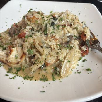Angelina's Ristorante & Wine Bar - Rissoto with chicken , mushrooms and sundried tomatoes . Amazing . Chicken parm delicious ! - Italian Near Me - Ogunquit, Maine Angelina's Ristorante & Wine Bar - Rissoto with chicken , mushrooms and sundried tomatoes . Amazing . Chicken parm delicious ! - Italian Near Me - Ogunquit, Maine