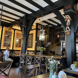 Dining/ bar area