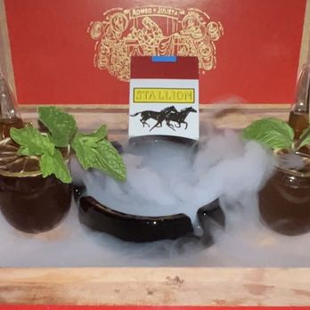 Easy's Cocktail Lounge - Smokin - Speakeasies Near Me - Las Vegas, Nevada