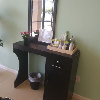 Rita Threading - Beautiful and clean work station! - Threading Services Near Me - Long Beach, California Rita Threading - Beautiful and clean work station! - Threading Services Near Me - Long Beach, California