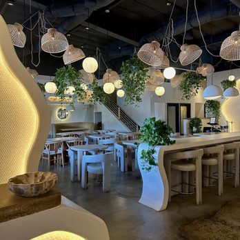 Luna Bistro Cafe - New American Near Me - Long Beach, California