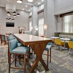 Hampton Inn & Suites Tampa East Casino Area - Breakfast Area