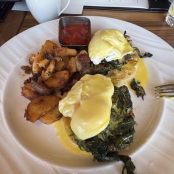 Scarlet Knife - SK Eggs Benedict - Cocktail Bars Near Me - Latham, New York