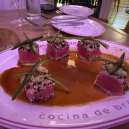 Tuna appetizer.  Amazing presentation.... 1/5 stars on taste. Don't recommend at all
