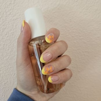 Perfect Nails Salon & Spa - Gel manicure with French tip and flower design. - Nail Salons Near Me - Puyallup, Washington Perfect Nails Salon & Spa - Gel manicure with French tip and flower design. - Nail Salons Near Me - Puyallup, Washington