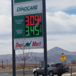 Golden Gate - New Sinclair gas and Dino Mart, Port of Subs at Hwy 80 and Idaho St, Elko, NV