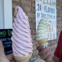 Shawnee Soft Serve - Black raspberry and banana soft serve - LARGE