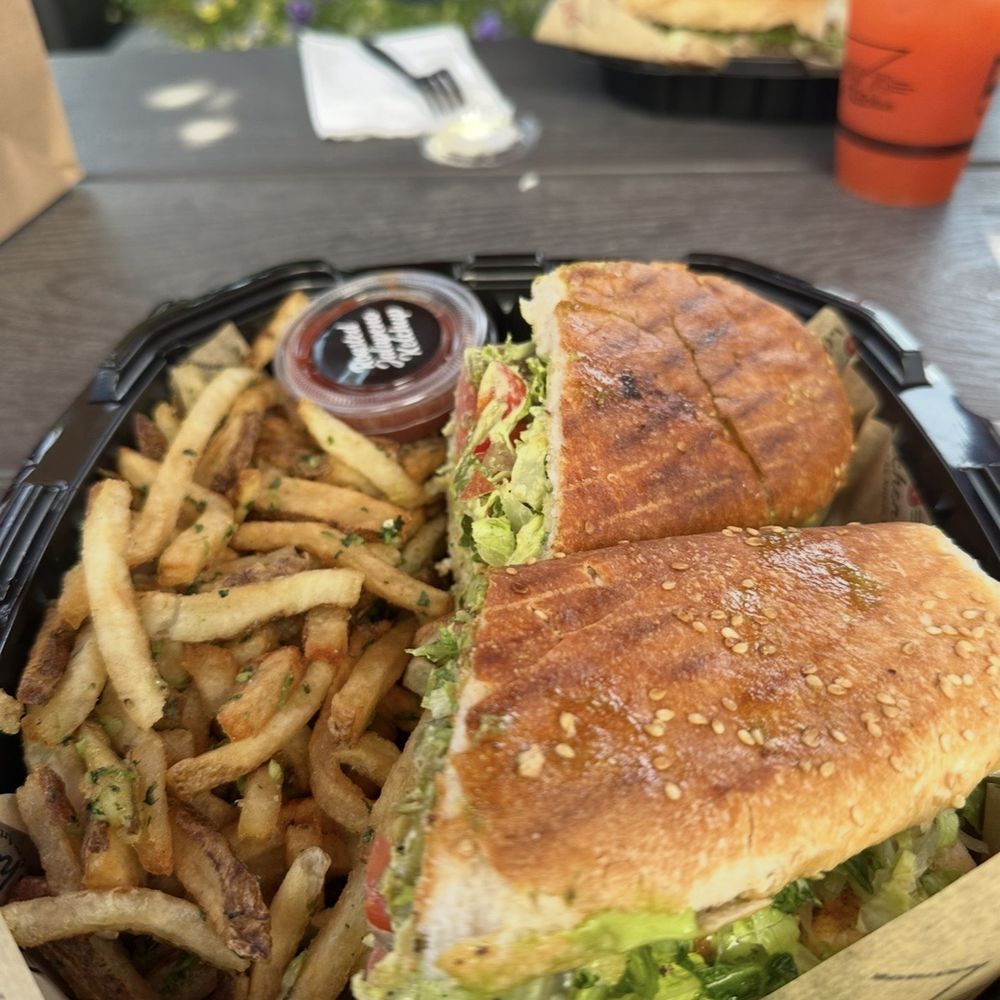 Detroit 75 Kitchen - Sandwiches and Garlic Cilantro Fries with Fresh Strawberry Lemonade - Food Trucks Near Me - Detroit, Michigan Detroit 75 Kitchen - Sandwiches and Garlic Cilantro Fries with Fresh Strawberry Lemonade - Food Trucks Near Me - Detroit, Michigan