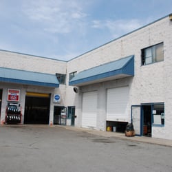 Newport Auto - Front view of Newport Auto Inc building.