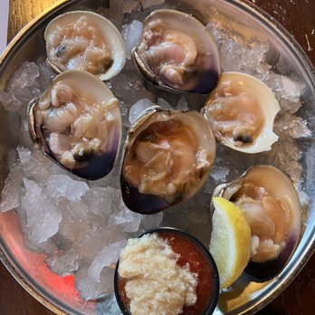 Nicks Fish House - Raw clams - Seafood Near Me - Baltimore, Maryland