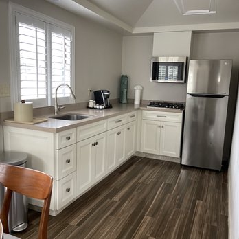 The Normandy Inn - Kitchen in cottage - Hotels Near Me - Carmel, California The Normandy Inn - Kitchen in cottage - Hotels Near Me - Carmel, California