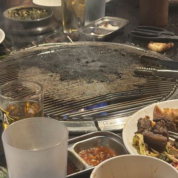 KB 333 Korean BBQ - 1 hour into eating and not a single grille change. Even after waving them down, took them another 10 minutes to come. - Korean Near Me - Los Angeles, California