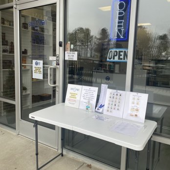 The Sweet Spot Bakery - Covid prevention station. Order station and pick up stations - Desserts Near Me - Duluth, Georgia
