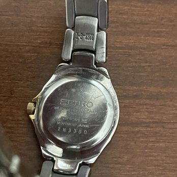 Timothy Grant Jewelry - Back and rim all scratched up, even part of the band above. - Jewelry Near Me - Schaumburg, Illinois