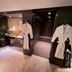 The Sunset Spa - Gentlemen's Room