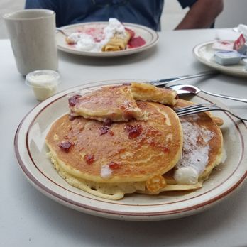Pancakes R Us - Gluten free pancakes and strawberry crepes - Desserts Near Me - Costa Mesa, California Pancakes R Us - Gluten free pancakes and strawberry crepes - Desserts Near Me - Costa Mesa, California