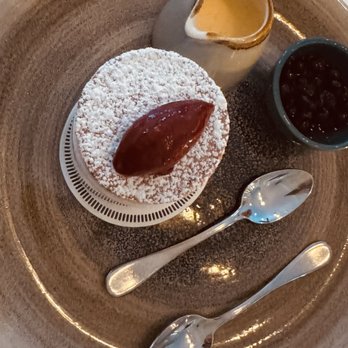 Oar Restaurant & Rooms - Soufflé - Bed & Breakfast Near Me - Ennis, CE