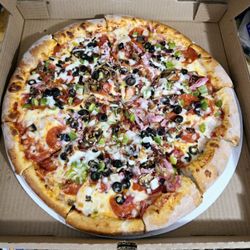 Village Pizzeria - Large Deluxe Pizza