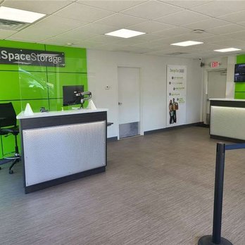 Extra Space Storage - Office - Extra Space Storage at 7 Arden Ave, Staten Island, NY 10312 - Self Storage Near Me - Staten Island, New York Extra Space Storage - Office - Extra Space Storage at 7 Arden Ave, Staten Island, NY 10312 - Self Storage Near Me - Staten Island, New York