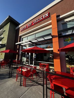 Dave's Hot Chicken by null