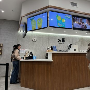 FIFTYLAN Koreatown - Interior facing the order/pickup area - Bubble Tea Near Me - New York, New York FIFTYLAN Koreatown - Interior facing the order/pickup area - Bubble Tea Near Me - New York, New York