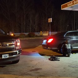 Wilson 's Automotive Shop and Towing - In 5 minutes he had the car up and the spare tire put on.
