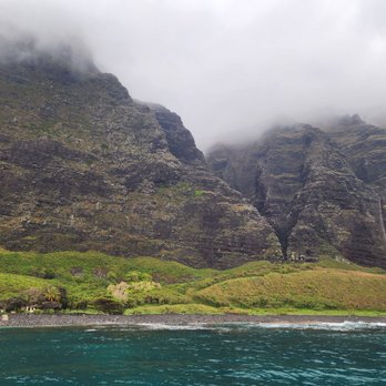 Na Pali Experience - Beautiful misty coast - Boating Near Me - Kekaha, Hawaii
