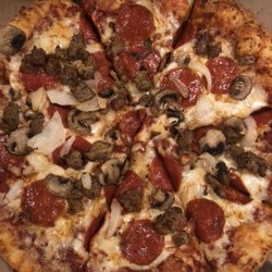 Domino's Pizza - Deluxe on hand tossed with no green peppers