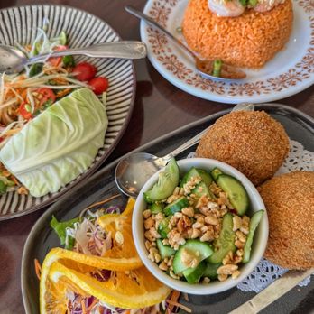 Thai Diamond Bar B Q - Thai Near Me - Rancho Cucamonga, California