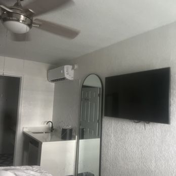 Devon Shores - Hotels Near Me - Clearwater, Florida