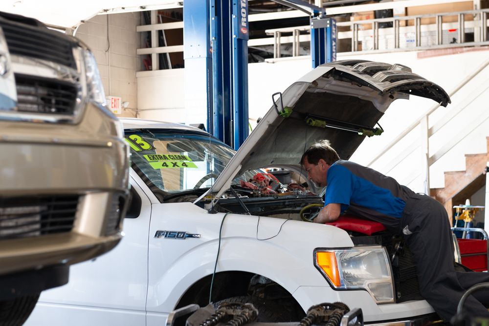 ULTIMATE AUTO DEALS Updated July 2024 13 Photos 5000 Decatur Rd, Fort Wayne, Indiana